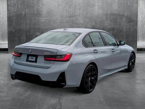 2025 BMW 330 i xDrive