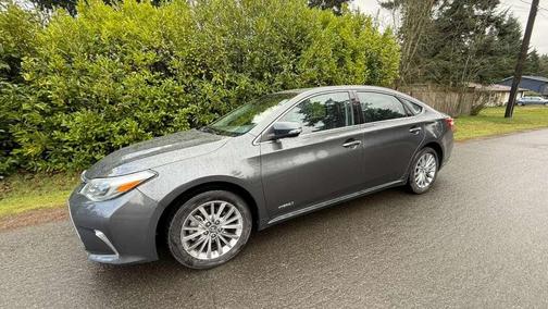 Gray 2017 Toyota Avalon Hybrid