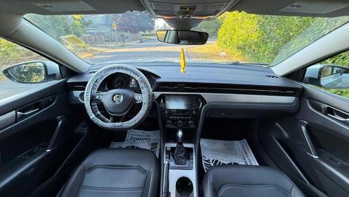 Reflex Silver Metallic 2021 Volkswagen Passat 2.0T SE