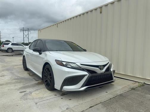 Wind Chill Pearl/Midnight Black Metallic 2021 Toyota Camry XSE