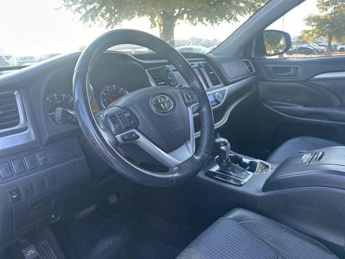 2016 Toyota Highlander LE Plus
