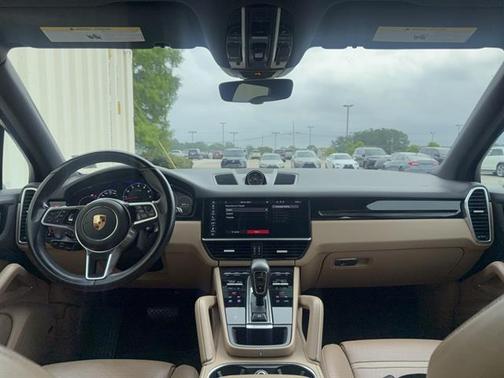 Cashmere Beige Metallic 2020 Porsche Cayenne Cayenne