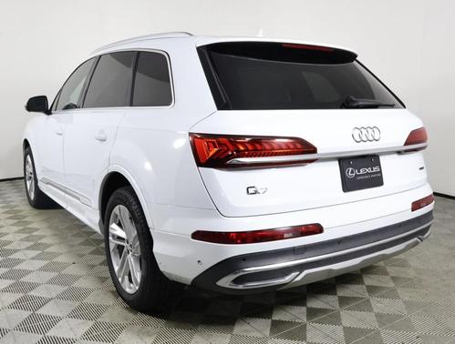 2021 Audi Q7 45 Premium Plus