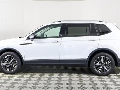 2024 Volkswagen Tiguan 2.0T Wolfsburg Edition