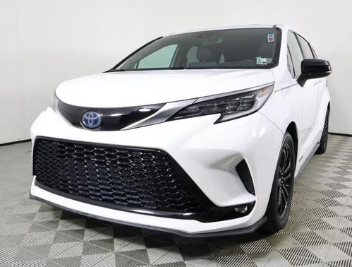 2021 Toyota Sienna XSE 7 Passenger