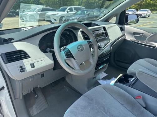 2013 Toyota Sienna LE