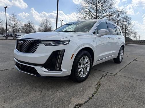 2022 Cadillac XT6 Luxury FWD