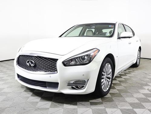 2015 INFINITI Q70L 3.7