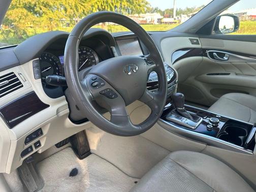 2015 INFINITI Q70L 3.7