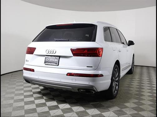 2019 Audi Q7 45 Premium Plus
