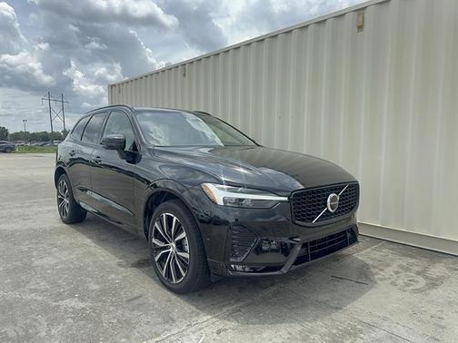Onyx Black Metallic 2024 Volvo XC60 B5 Plus Dark Theme