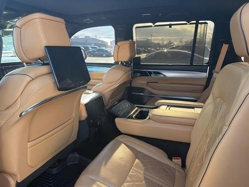 2022 Jeep Grand Wagoneer Series III 4x4