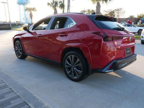 2024 Lexus UX 250h F SPORT Handling