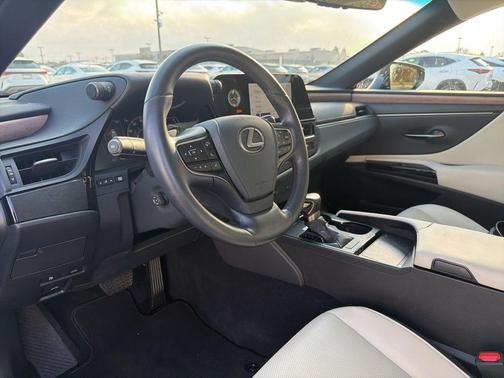 2025 Lexus ES 350 Base