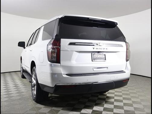 Iridescent Pearl Tricoat 2022 Chevrolet Tahoe LT