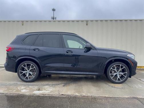 Carbon Black Metallic 2022 BMW X5 sDrive40i