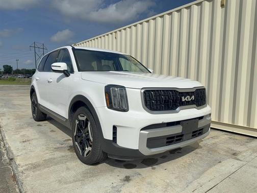 Glacial White Pearl 2024 Kia Telluride EX
