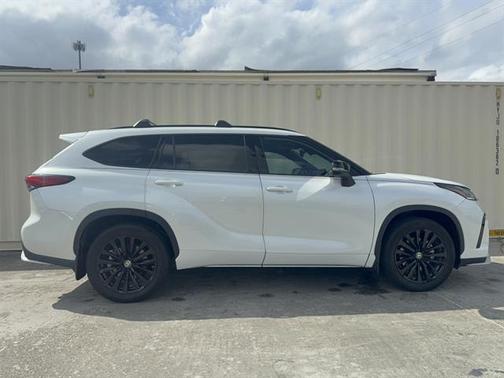 Wind Chill Pearl 2023 Toyota Highlander XSE