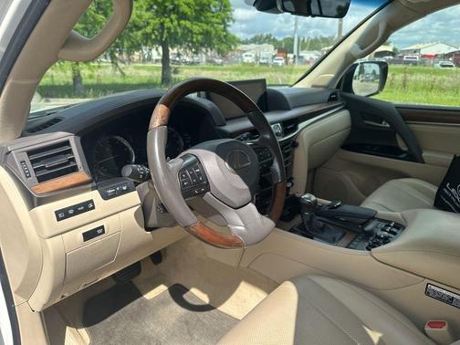 2016 Lexus LX 570 Base