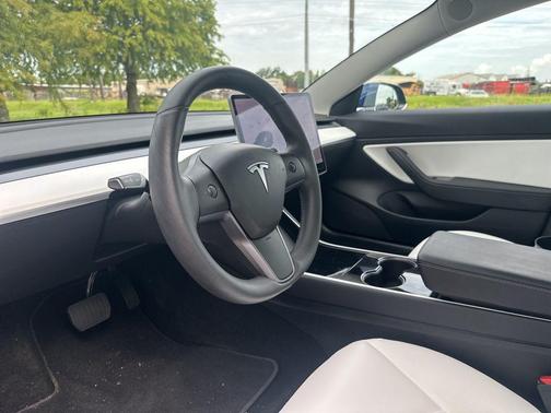 2020 Tesla Model 3 Standard Range