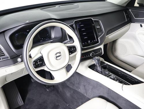 2020 Volvo XC90 T5 Momentum