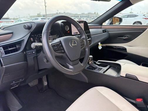 2025 Lexus ES 350 Base