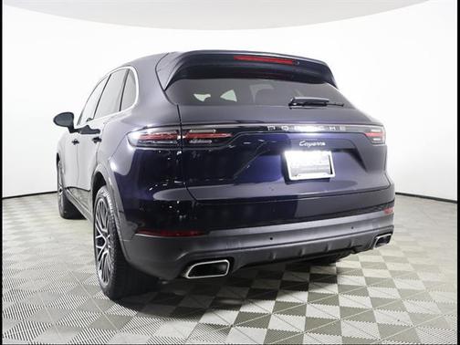 Moonlight Blue Metallic 2020 Porsche Cayenne Cayenne