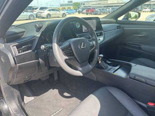 2024 Lexus ES 300h Luxury