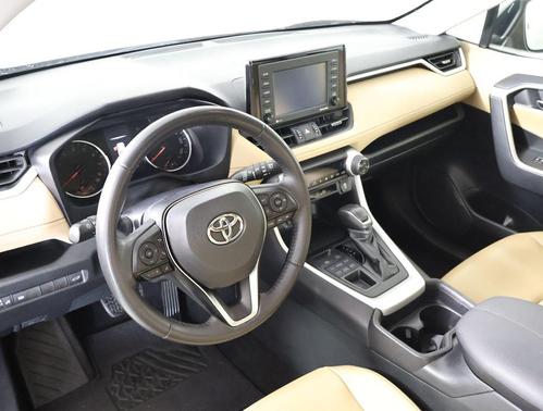 2020 Toyota RAV4 XLE Premium