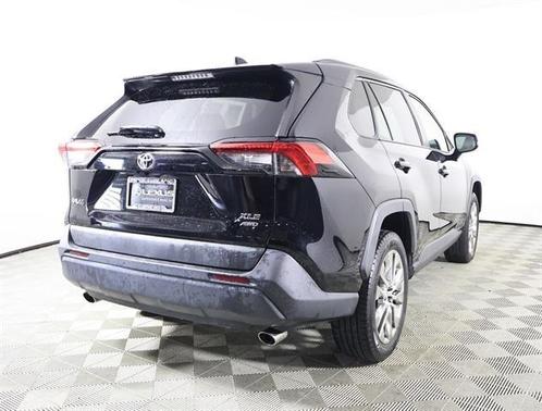 2020 Toyota RAV4 XLE Premium