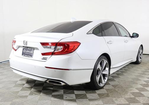 2019 Honda Accord Touring 2.0T