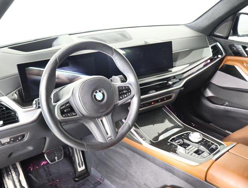 2023 BMW X7 M60i