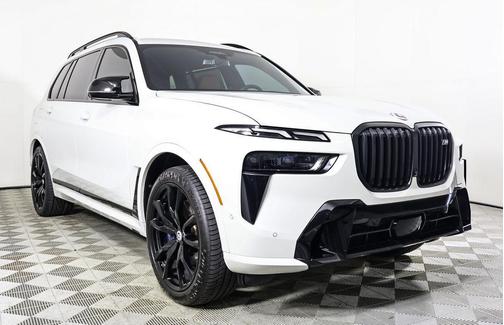 2023 BMW X7 M60i