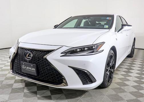 2024 Lexus ES 300h F SPORT Handling