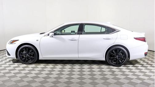 2024 Lexus ES 300h F SPORT Handling