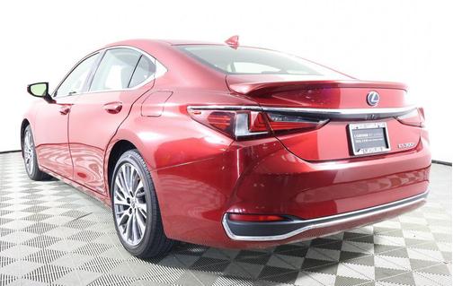 2019 Lexus ES 300h Base