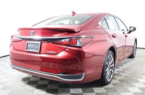 2019 Lexus ES 300h Base