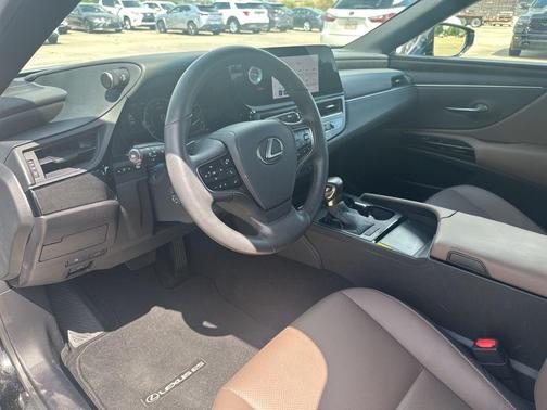 2024 Lexus ES 300h Luxury