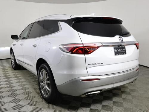 2022 Buick Enclave Essence