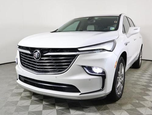 2022 Buick Enclave Essence