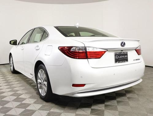2014 Lexus ES 300h Base