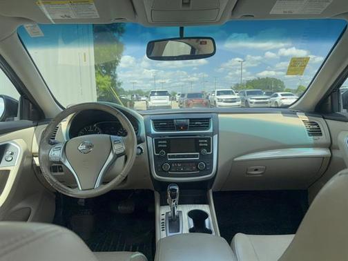 Super Black 2017 Nissan Altima 2.5 SL