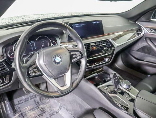 2018 BMW 530 530i