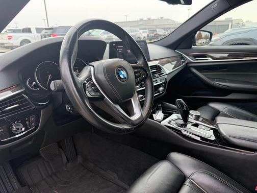 2018 BMW 530 530i
