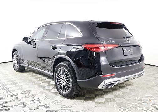 2025 Mercedes-Benz GLC 300 4MATIC