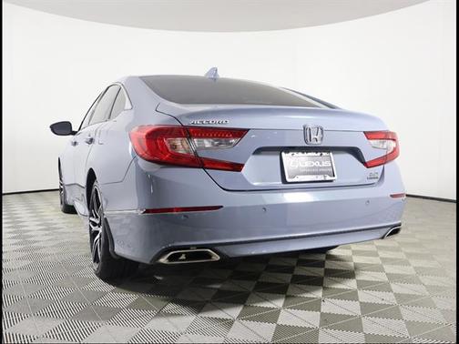 Sonic Gray Pearl 2022 Honda Accord Touring 2.0T