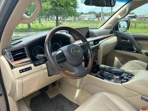 2021 Lexus LX 570 Three-Row