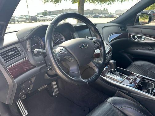 2018 INFINITI Q70 3.7 LUXE