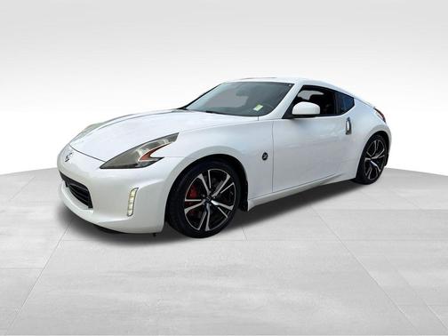 Pearl White 2019 Nissan 370Z Sport