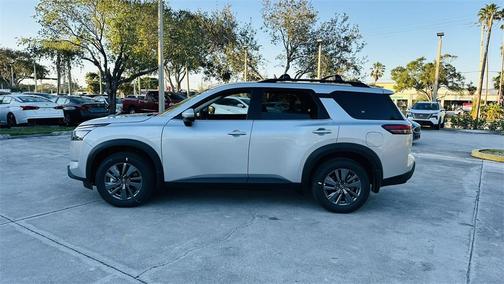 2025 Nissan Pathfinder SV